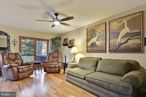 2024 Golf Course Dr, Reston, VA 20191 photo 5