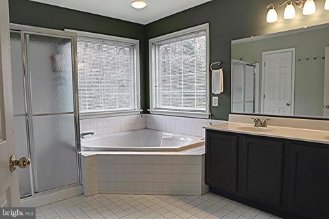 322 Early Pride Ct, Pasadena, MD 21122 photo 13