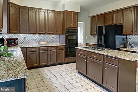 322 Early Pride Ct, Pasadena, MD 21122 photo 10