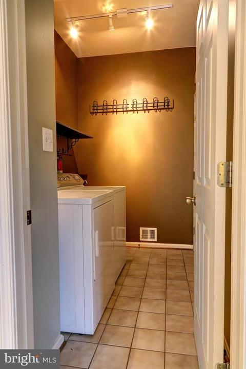 322 Early Pride Ct, Pasadena, MD 21122 photo 8
