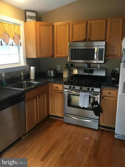 202 Knoll Ct, Pasadena, MD 21122 photo 7