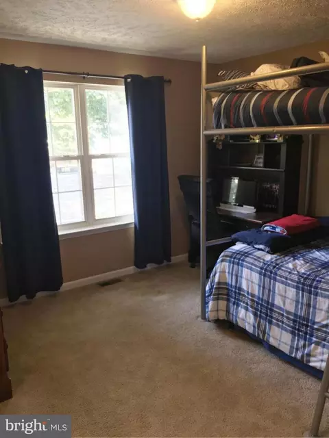 202 Knoll Ct, Pasadena, MD 21122 photo 23