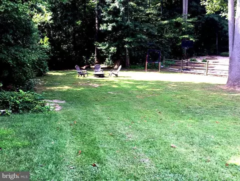 202 Knoll Ct, Pasadena, MD 21122 photo 3