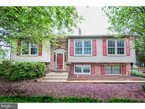 127 Michael Ln, Bear, DE 19701 photo 1