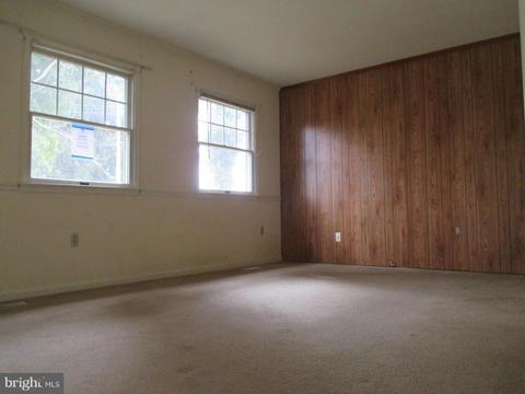 8460 Ashby Ave, Marshall, VA 20115 photo 2