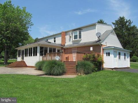 6422 Georgetown Rd, Broad Run, VA 20137 photo 2