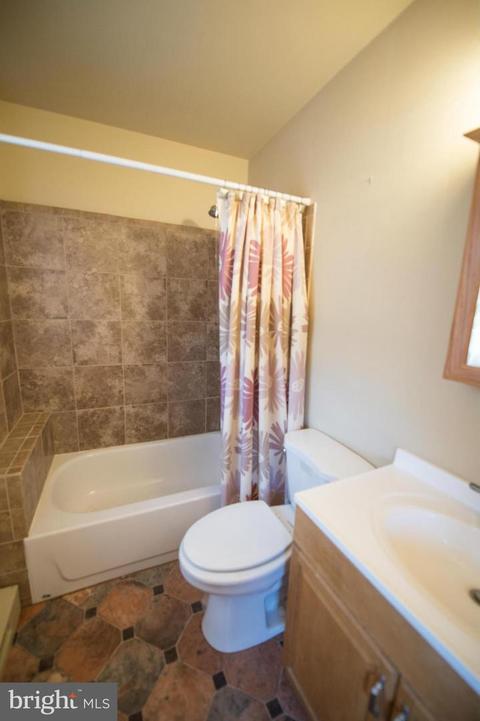 6422 Georgetown Rd, Broad Run, VA 20137 photo 14