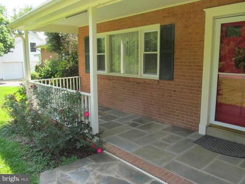 6422 Georgetown Rd, Broad Run, VA 20137 photo 3