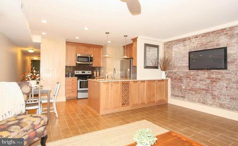 311 6th St SE #1, Washington, DC 20003 photo 3