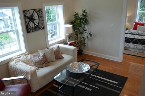 328 18th Pl NE #03, Washington, DC 20002 photo 1