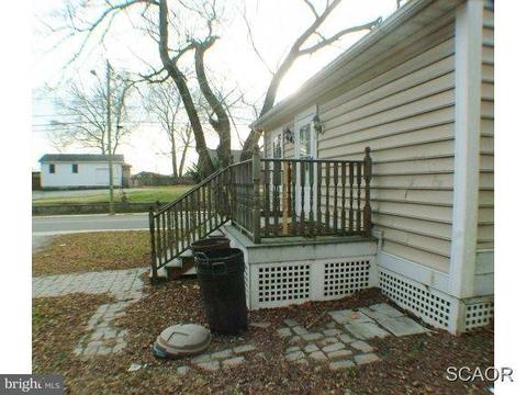 515 Willow St, Laurel, DE 19956 photo 3
