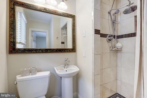 619 A St SE, Washington, DC 20003 photo 24