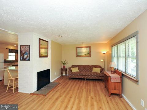 5513 Kathleen Pl, Springfield, VA 22151 photo 3