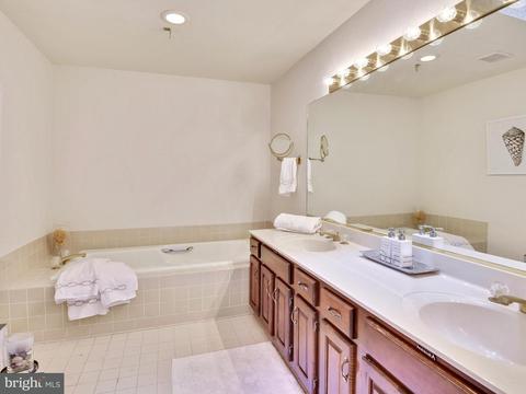 1608 Aerie Ln, Mclean, VA 22101 photo 16