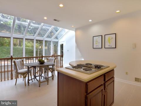 1608 Aerie Ln, Mclean, VA 22101 photo 11