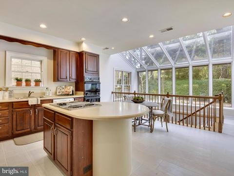 1608 Aerie Ln, Mclean, VA 22101 photo 12