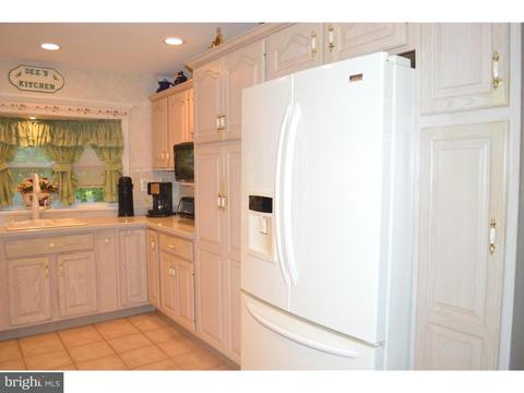 27 Beechcroft Dr, East Windsor Twp, NJ 08520 photo 13