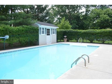27 Beechcroft Dr, East Windsor Twp, NJ 08520 photo 4