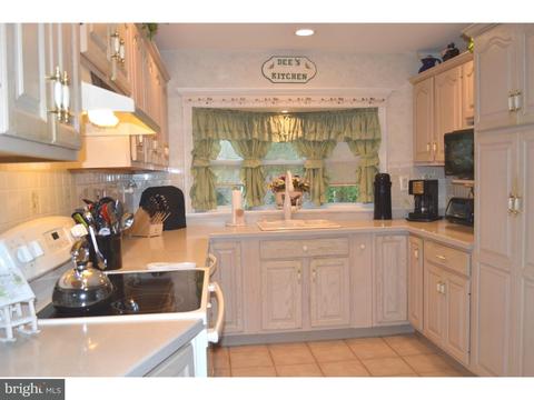 27 Beechcroft Dr, East Windsor Twp, NJ 08520 photo 12