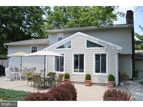 27 Beechcroft Dr, East Windsor Twp, NJ 08520 photo 2