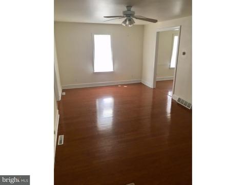 416 Billings Ave, Paulsboro, NJ 08066 photo 4