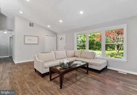 1015 Cliftonbrook Ln, Silver Spring, MD 20905 photo 3
