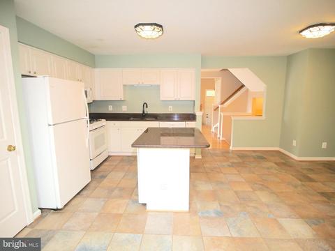 4020 Mammoth Cave Loop, Dumfries, VA 22025 photo 8