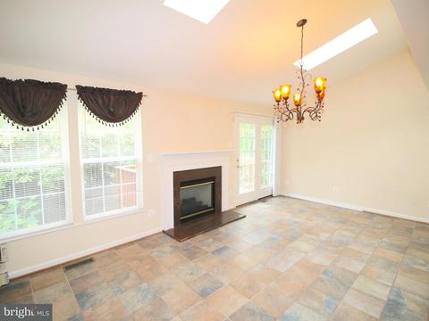 4020 Mammoth Cave Loop, Dumfries, VA 22025 photo 12