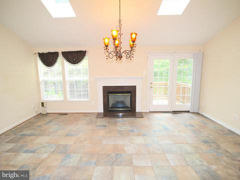 4020 Mammoth Cave Loop, Dumfries, VA 22025 photo 11