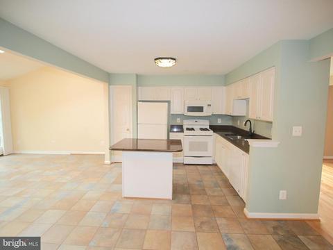 4020 Mammoth Cave Loop, Dumfries, VA 22025 photo 7