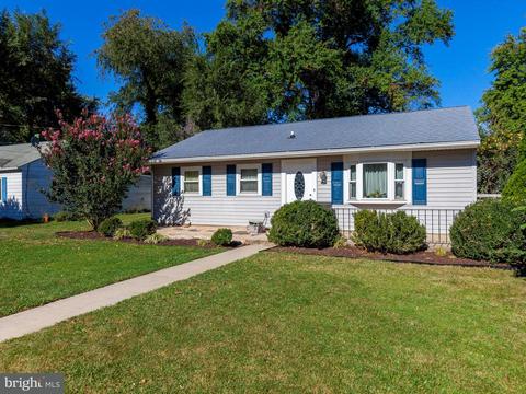 423 Lee Pl, Frederick, MD 21702 photo 1
