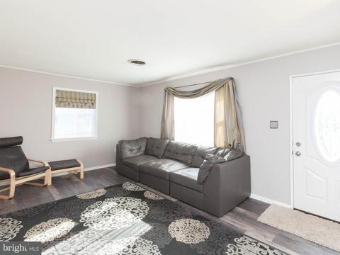 423 Lee Pl, Frederick, MD 21702 photo 5
