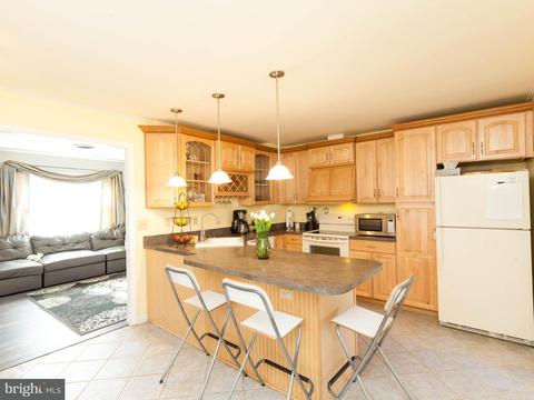 423 Lee Pl, Frederick, MD 21702 photo 9