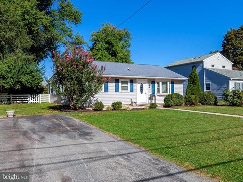423 Lee Pl, Frederick, MD 21702 photo 2