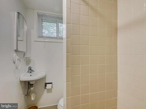 11228 Bybee St, Silver Spring, MD 20902 photo 12