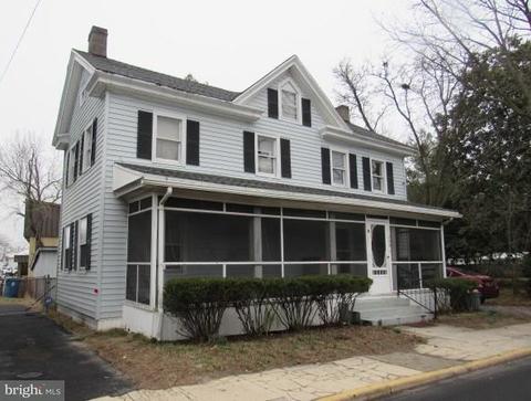 209 W 6th St, Laurel, DE 19956 photo 1