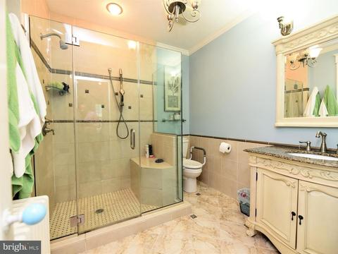 930 Elden St, Herndon, VA 20170 photo 14