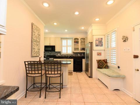 930 Elden St, Herndon, VA 20170 photo 9