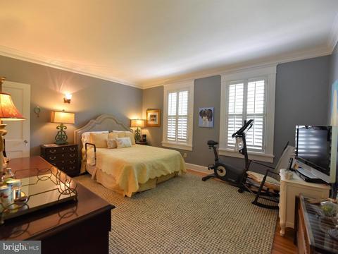 930 Elden St, Herndon, VA 20170 photo 12