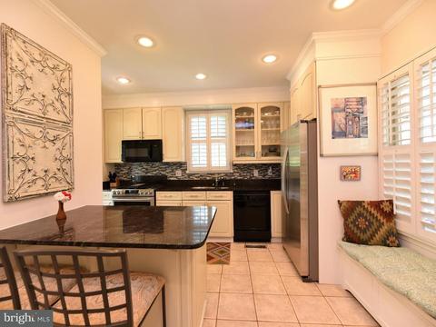 930 Elden St, Herndon, VA 20170 photo 11