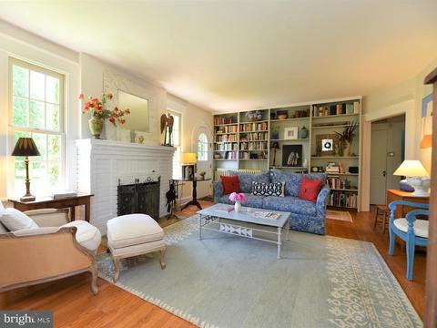 930 Elden St, Herndon, VA 20170 photo 5