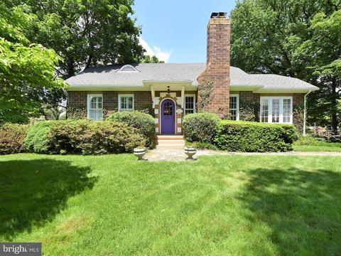 930 Elden St, Herndon, VA 20170 photo 1