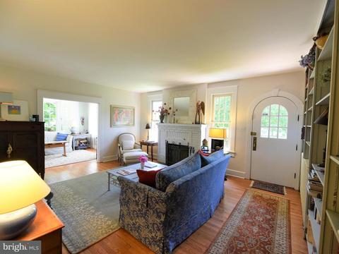 930 Elden St, Herndon, VA 20170 photo 4