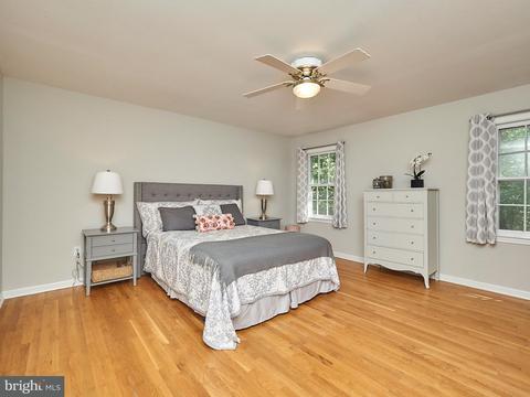 2421 Silver Fox Ln, Reston, VA 20191 photo 16