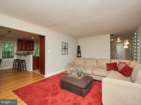 2421 Silver Fox Ln, Reston, VA 20191 photo 8