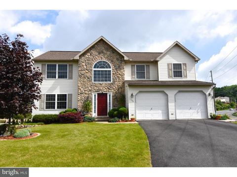 132 Matthew Dr, Reading, PA 19608 photo 1