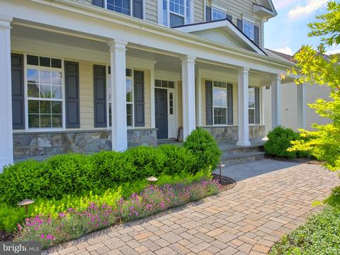 18010 Bliss Dr, Poolesville, MD 20837 photo 2