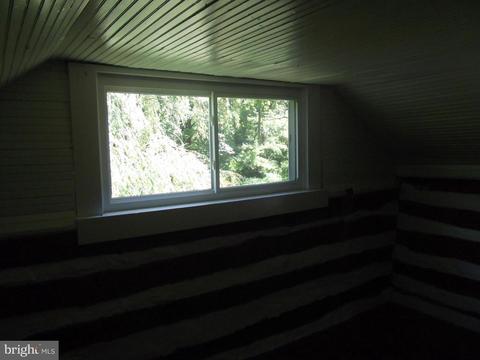 3955 Leeds Manor Rd, Markham, VA 22643 photo 14