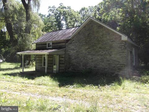 3955 Leeds Manor Rd, Markham, VA 22643 photo 2