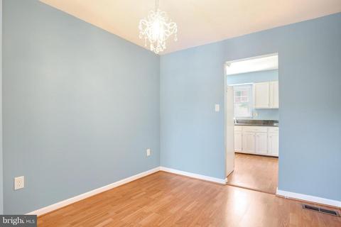 7301 Rolling Oak Ln, Springfield, VA 22153 photo 6